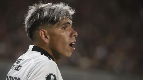 Carlos Palacios parece estar incómodo, según la opinión de un icónico defensor de Colo Colo.