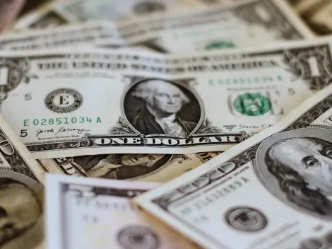 ¿A cuánto está el dólar y el cambio a peso chileno?