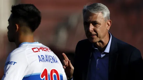 Tiago Nunes y Alexander Aravena en Católica.