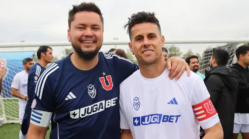 El reconocido delantero azul recibió un particular cariño en el CDA