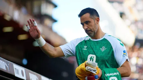 Bravo se despidió del Real Betis con un nuevo partido como suplente