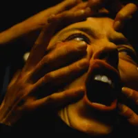 No necesitó una maleta para aterrorizar: Reseña de Inmaculada, lo nuevo de Sydney Sweeney