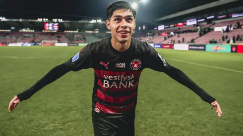 Darío Osorio con la camiseta de FC Midtjylland.