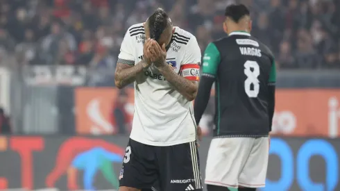 Arturo Vidal se lamenta en Colo Colo.