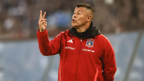 Almirón piensa en un central para Colo Colo