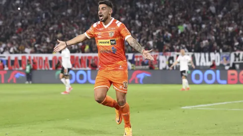 Gastón Rodríguez celebra el gol que le convirtió a Colo Colo en el Monumental.