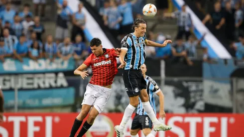 Huachipato y Gremio se enfrentan en Talcahuano.