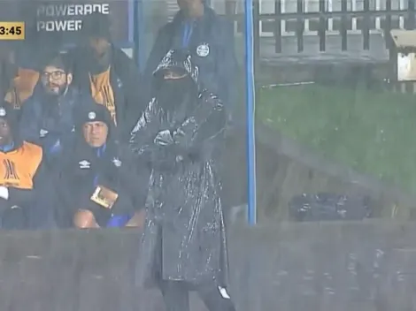 ¿Quién es? Al DT de Gremio sólo se le ven los ojos
