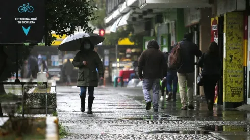 Concepción, 22 de abril de 2022.<br />
Lluvias en la región del Bio Bio y en el centro de Concepción, tras comenzar las precipitaciones el pasado martes. Se espera que las condiciones climáticas actuales continúen hasta este domingo.<br />
Matías Artigas / Aton Chile