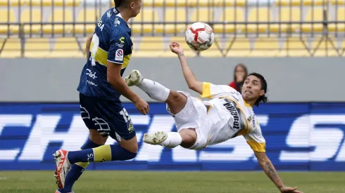 El gol más hermoso de Cabral en Chile fue precisamente ante Everton.