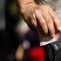 ¿Los trabajadores públicos tendrán algún aumento con el alza del sueldo mínimo de julio?