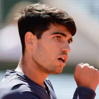 Carlos Alcaraz le gana un partido de locos a Jannik Sinner y jugará la final de Roland Garros