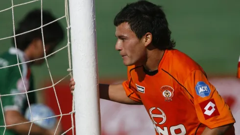 Charles Mariano Aránguiz comenzó su carrera profesional en Cobreloa.