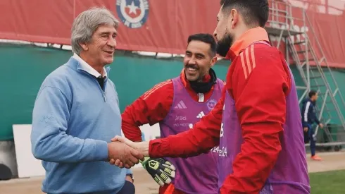 La visita de Manuel Pellegrini a la selección chilena dejó en llamas al Real Betis, especialmente por su reencuentro con Claudio Bravo.