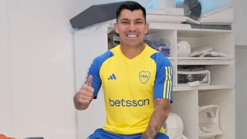 Gary Medel con los colores Oro y Cielo.
