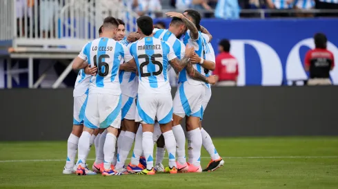Los jugadores de Argentina festejan el gol de Ángel Di María en el último encuentro.