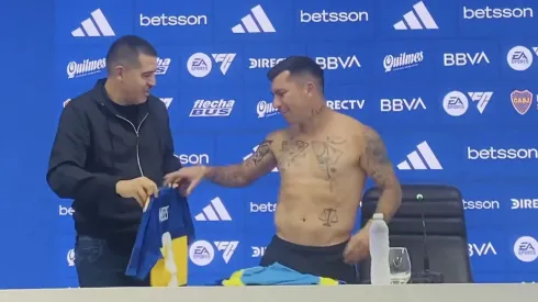 Gary Medel tuvo un notable gesto en su presentación en Boca