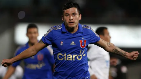 Aránguiz suena fuerte en su retorno a la U