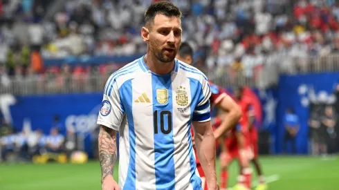 Lionel Messi jugando ante Canadá.