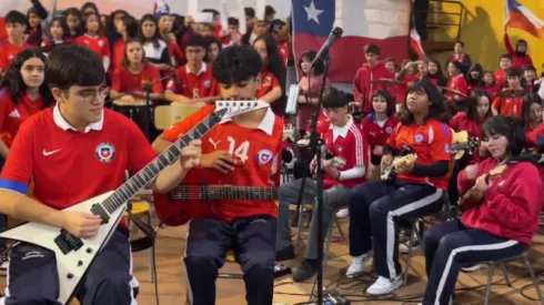 La Roja recibió el apoyo en el colegio Manquemavida