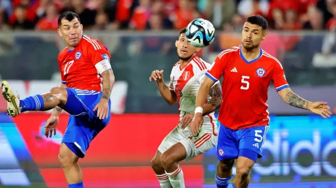 Díaz afirmó que tienen que saber reemplazar a Medel en la defensa de la Roja.