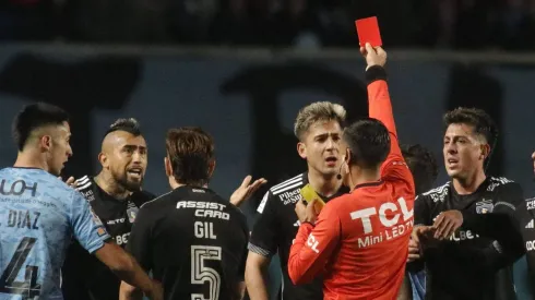 Vidal recibió la roja en el partido ante O'Higgins