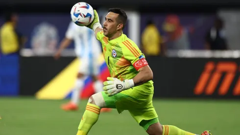 De no darse un resultado ante Canadá, puede ser el final de la carrera de Claudio Bravo.
