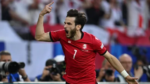 Kvaratskhelia lideró la histórica clasificación de Georgia en la Euro.