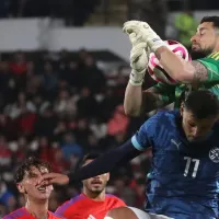 ¿Cómo le ha ido a Chile con Gabriel Arias? El arquero reemplazaría a Claudio Bravo vs Canadá