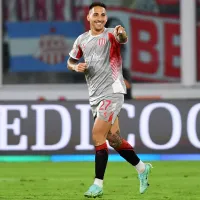 Estudiantes se despide de Javier Correa mientras Colo Colo lo hace esperar