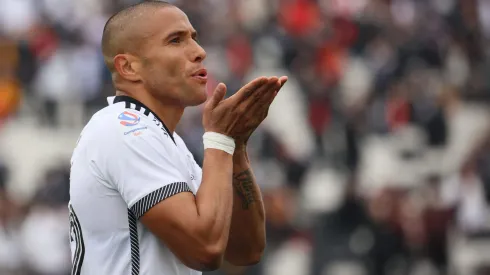 Leandro Benegas queda con un complejo panorama en Colo Colo.