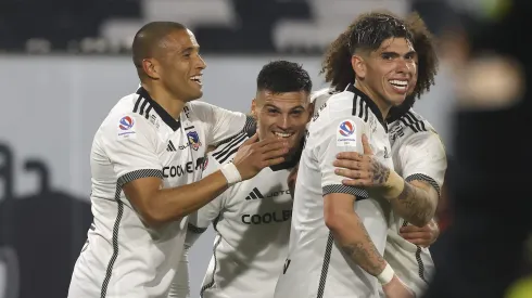 Colo Colo y Santa Cruz juegan en la Zona Centro Sur.