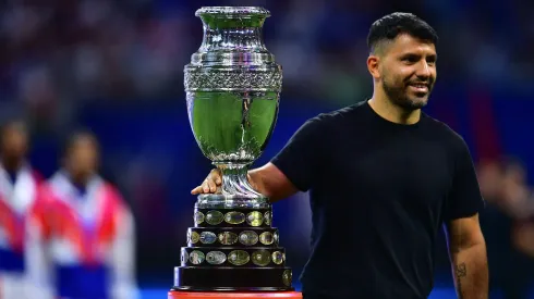 Sergio Agüero llevó el trofeo de Copa América para la edición 2024