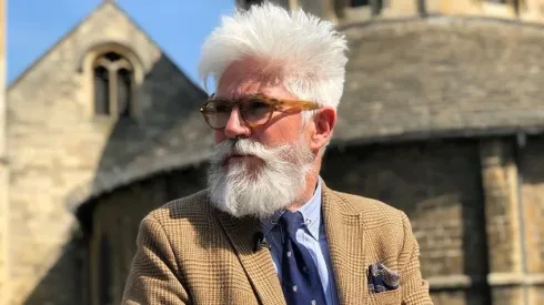 Critican a Federico Sánchez por molestar a joven en entrevista