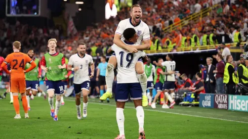 Inglaterra venció a los Países Bajos sobre el final.