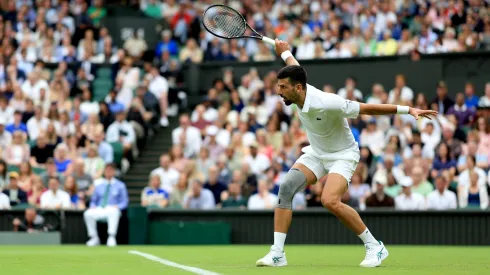 Novak Djokovic durante su victoria contra Vit Kopriva, en la primera ronda de Wimbledon 2024.