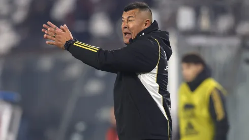 Jorge Almirón prepara cambios en Colo Colo.