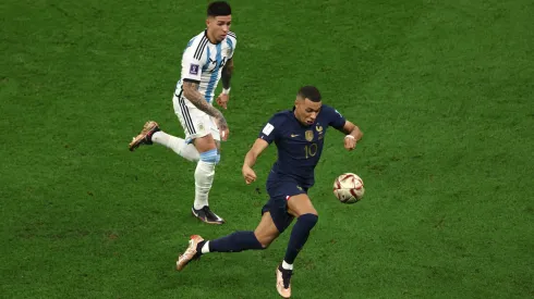 Los cánticos de Argentina campeón recordaron a la Francia de Mbappé.