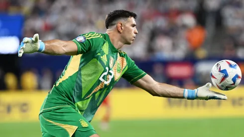 Dibu Martínez fue de los puntos más altos de Argentina