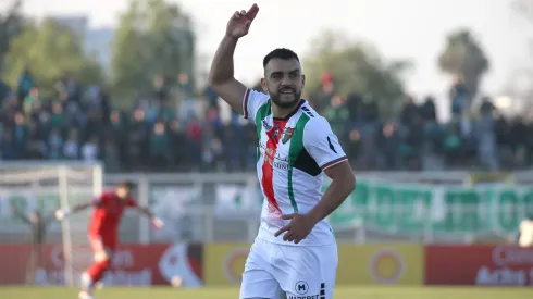 Misael Dávila festeja el gol de Palestino contra Santiago Wanderers en la semifinal de la Copa Chile 2024.