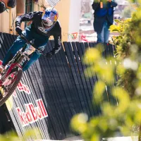Pedro Burns llega al pináculo del ciclismo de montaña en el Crankworx World Tour