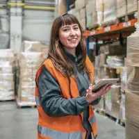Ofrecen trabajo para jóvenes con sueldo líquido de $800 mil