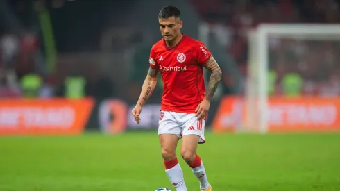 Charles Aránguiz llegó en 2023 a Inter de Porto Alegre.