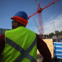 Atención trabajadores a honorarios: Cómo recibir el seguro contra accidentes y enfermedades