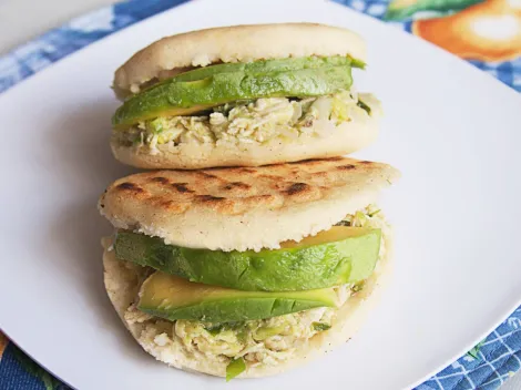 Receta de arepa reina pepiada: sabor venezolano