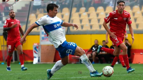 Gonzalo Tapia en el encuentro entre Universidad Católica y Ñublense, en la primera rueda del Campeonato Nacional 2024.