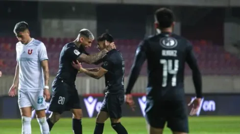 Paolo Guajardo marcó un remate muy ajustado para el 1-0 definitivo de los Tanos ante el Bulla.