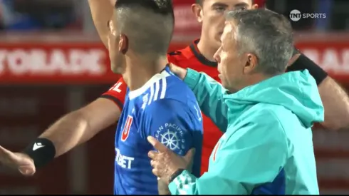 Gustavo Álvarez tuvo que salvar a Leandro Fernández tras el triunfo de la U