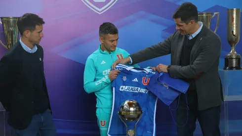 Charles Aránguiz ya entrena en la U.