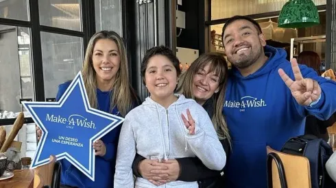 Está en un curso una colecta para niños.